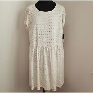 NWT SIGNATURE Robbie Bee Women's White Pullover Stretch Eyelet Casual Dress 2X